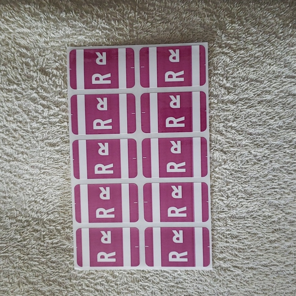 New Smead Color Labels "R" - Picture 2 of 2